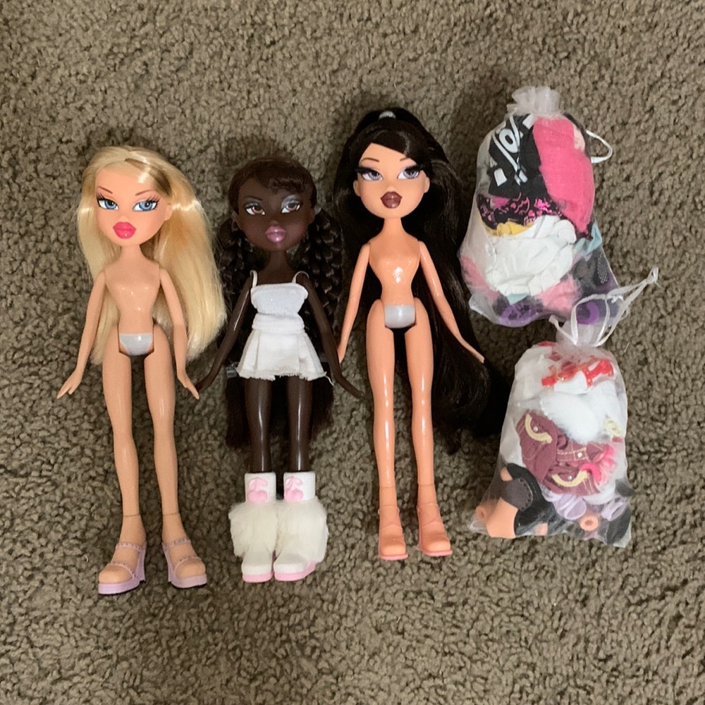 Bratz doll lot + accessories